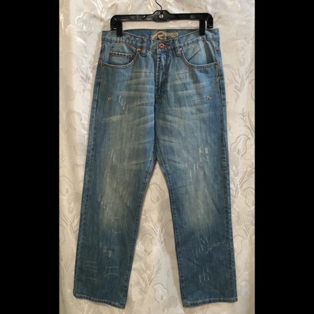Request Slightly Distressed Jeans 32 x 34